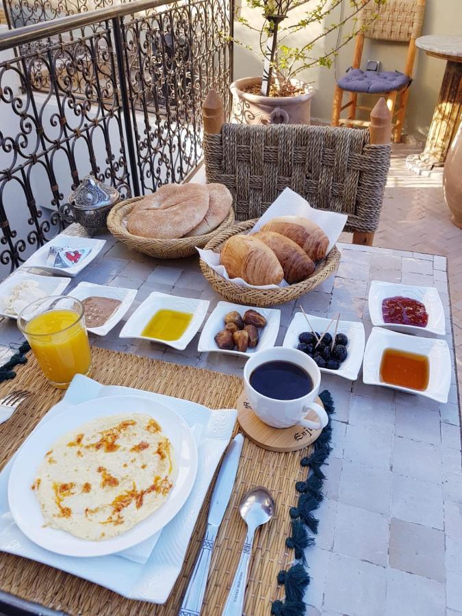 Riad Laly Tourisme Eclaire Le Bijou De La Medina Marrakesch Exterior foto